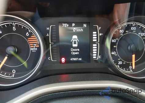 2017 Jeep Cherokee Latitude 4X4 from USA, damaged, VIN 1C4PJMCB1HW505103